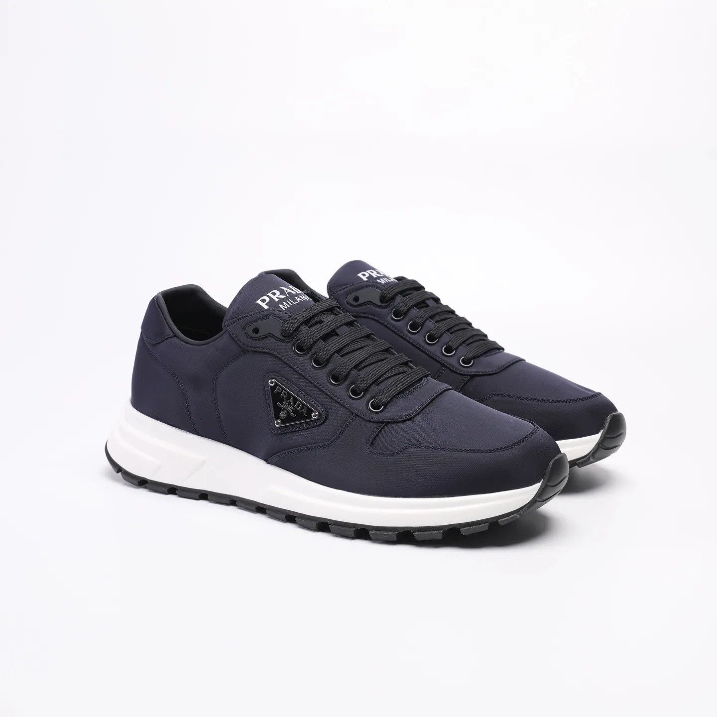 Batch 580 [PRADA] Men's shoes are popular in the counter, official website synchronization, high-quality shipments. Fabric: original cowhide with snakeskin. Lining: cowhide feet + cowhide lining. Outsole: original TPU + foam. Size: 38-46